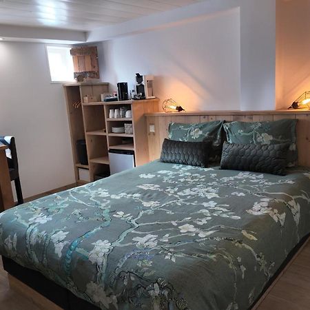 Bed And Breakfast Енкхейзен Екстериор снимка