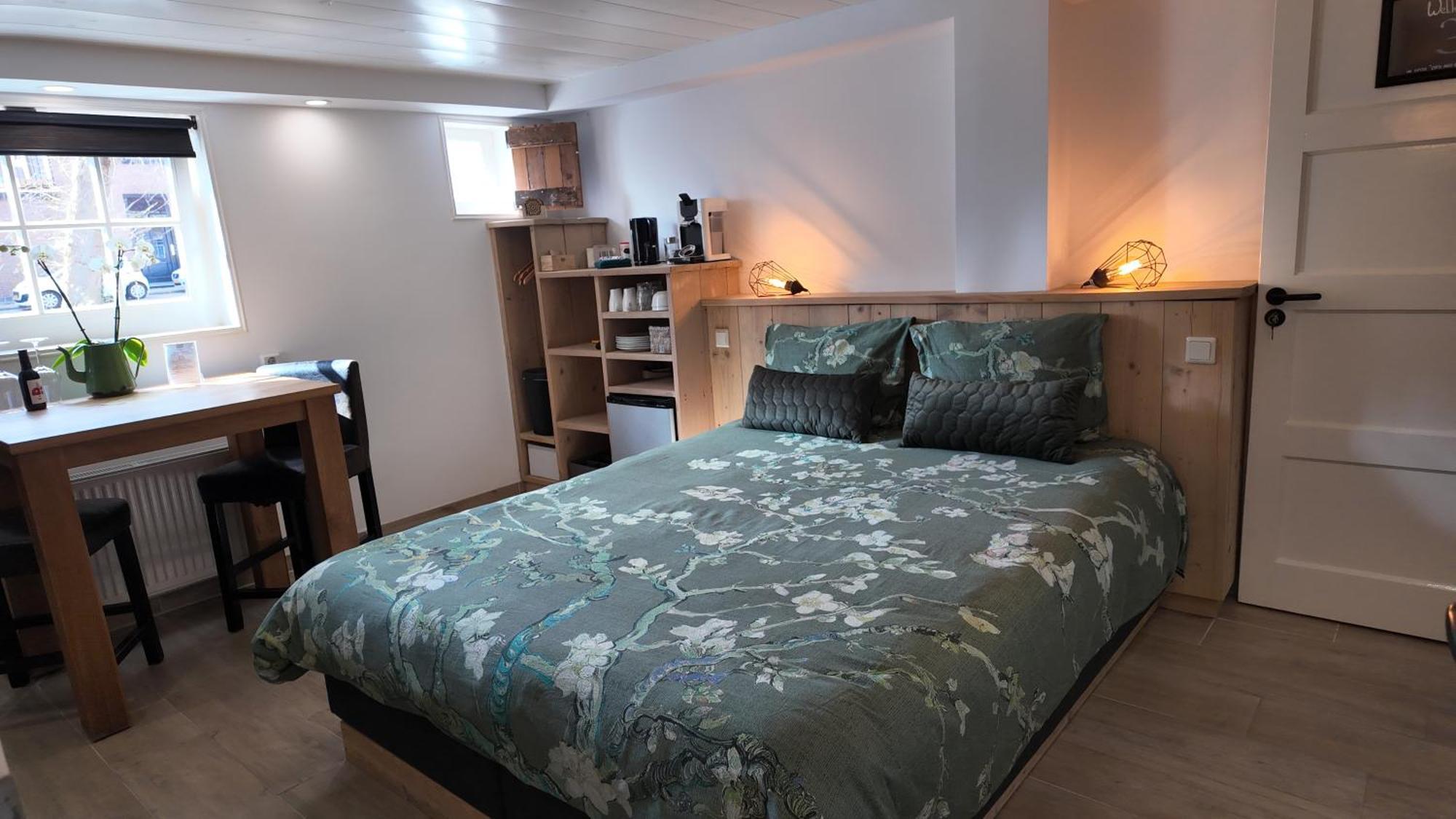 Bed And Breakfast Енкхейзен Екстериор снимка